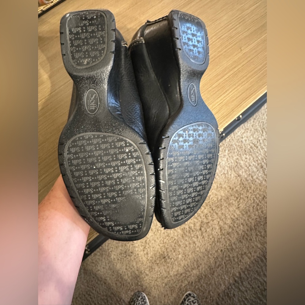 Sofft Black Leather Wedges - Picture 3 of 5